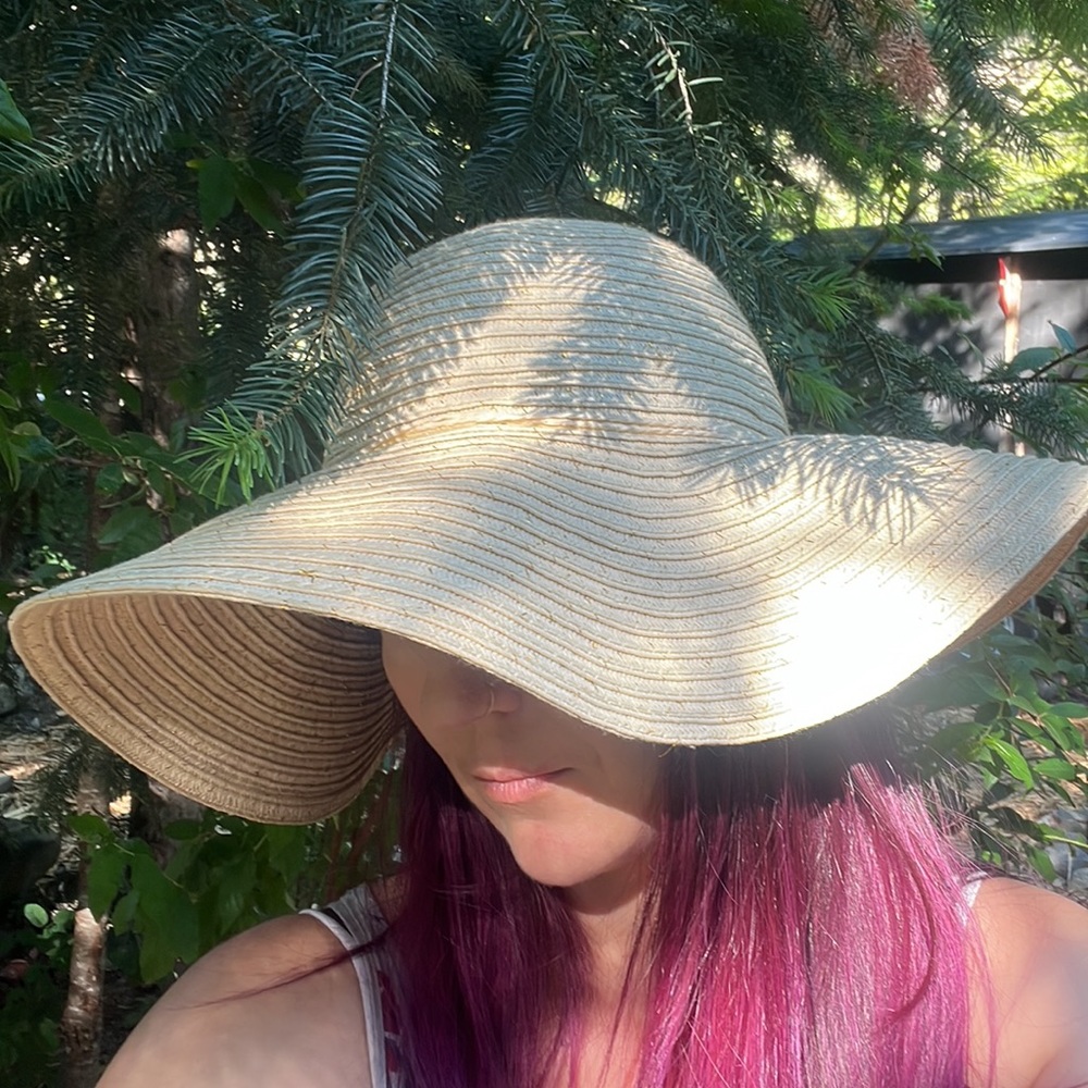 Paper sun hat - Picture 2 of 3